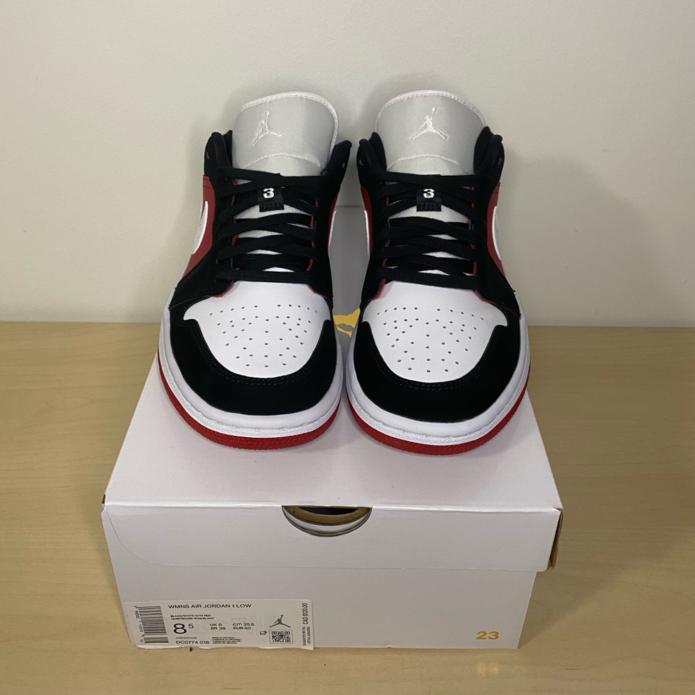 SOLD-Air Jordan 1 Low - Picture 2 of 3